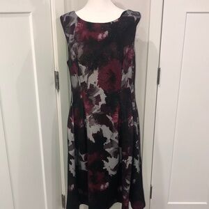 Adriana Papell | Cocktail dress| Size 16| Sleeveless | Floral print | Fit &Flare